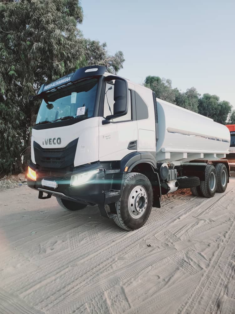 خزانات نقل مياه + وقود 40000 لتر